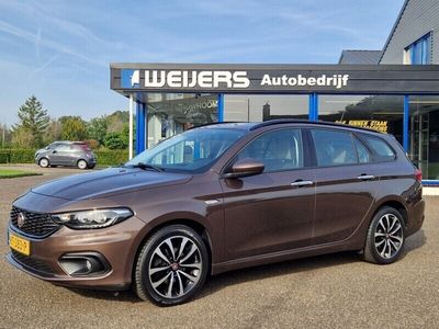 tweedehands Fiat Tipo 1.4 T-JET Business 120pk, Clima, Navi, 17 inch, Ori NL auto