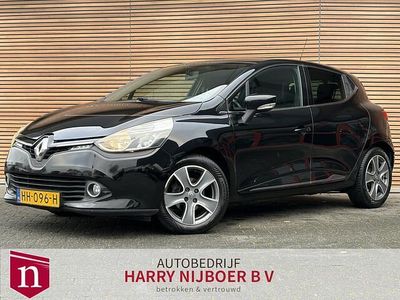 Zwart Occasion 2015 Renault Clio IV Night&Day Hatchback | € 8.450 (Eerlijke prijs)