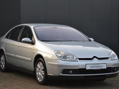 Grijs (metallic) Gebruikt 2006 Citroën C5 Exclusive Hatchback | € 1.950 (Eerlijke prijs)