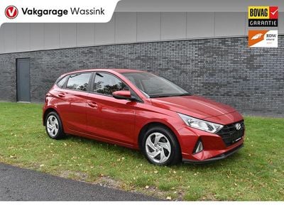 Rood Occasion 2021 Hyundai i20 Comfort Hatchback | € 13.940 (Eerlijke prijs)