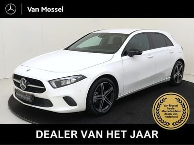 Wit, metallic lak Occasion 2019 Mercedes A180 Luxury Hatchback | € 24.490 (Eerlijke prijs)