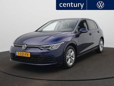 Blauw Occasion 2023 VW Golf VIII Business Hatchback | € 24.900 (Goede deal)