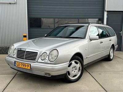 Mercedes 320