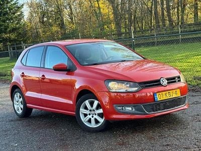 Oranje Gebruikt 2009 VW Polo Highline Hatchback | € 4.750 (Eerlijke prijs)