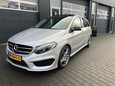 Grijs Gebruikt 2016 Mercedes B180 AMG MPV | € 15.499 (Eerlijke prijs)