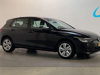 Zwart Gebruikt 2021 VW Golf VIII Life Hatchback | € 21.750 (Eerlijke prijs)
