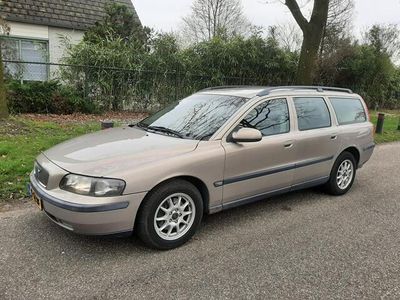 tweedehands Volvo V70 2.4 Comfort Line | Airco | Trekhaak | Lichtmetalen Velgen