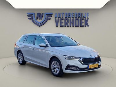 Wit (metallic) Occasion 2023 Skoda Octavia Business Line Stationwagen | € 24.700 (Eerlijke prijs)