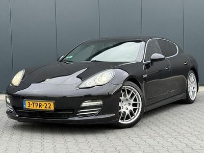 Zwart Gebruikt 2011 Porsche Panamera Sedan | € 24.890 (Eerlijke prijs)
