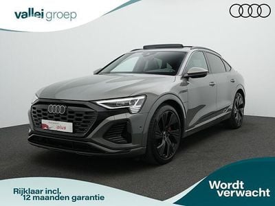 Grijs (metallic) Gebruikt 2023 Audi Q8 Sportback e-tron S-Line SUV | € 59.900 (Eerlijke prijs)