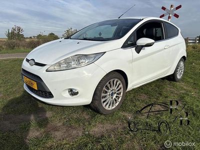 Wit Gebruikt 2009 Ford Fiesta Titanium Hatchback | € 1.699