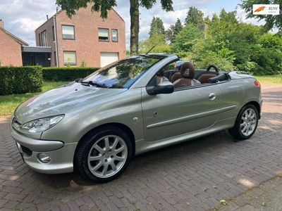 tweedehands Peugeot 206 CC 1.6-16V Roland Garros CABRIOLET Airco! ZEER MOOI