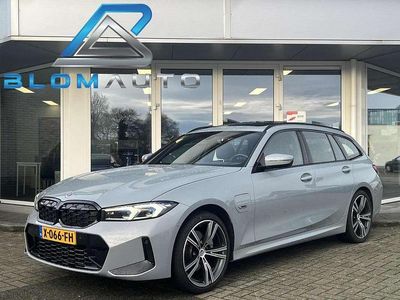 Grijs Gebruikt 2022 BMW 330e M Sport Stationwagen | € 41.400 (Eerlijke prijs)