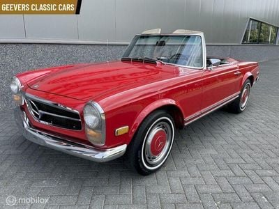 Rood Occasion 1968 Mercedes SL280 Cabriolet | € 69.500