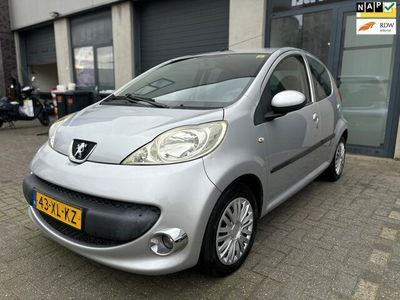 Occasion Peugeot 107 68 PK (50 kW) 2005 Grijs Hatchback