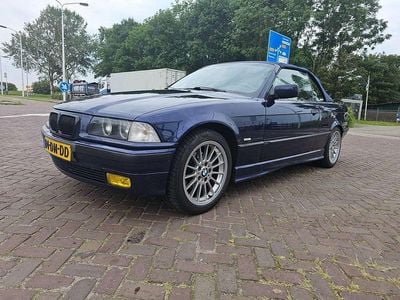 Occasion 1999 BMW 318 Cabriolet Executive Cabriolet | € 4.000