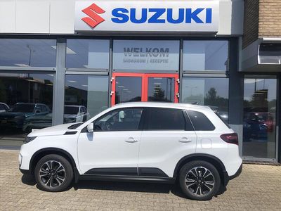 Wit (metallic) Occasion 2024 Suzuki Vitara Style SUV | € 27.950 (Iets duurder)