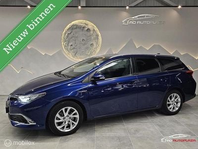Blauw Occasion 2015 Toyota Auris Hybrid Hatchback | € 8.995 (Goede deal)