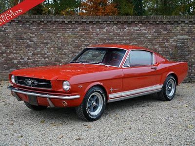 tweedehands Ford Mustang GT 289 Fastback PRICE REDUCTION Triple red livery, Executed in "Maroon Red over Red Crinkle Vinyl", Is in good and restored condition, 289 Cu engine with the automatic gearbox! Great condition troughout, Period correct Stripe Kit Side Stripes