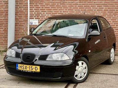 Zwart, metallic lak Gebruikt 2003 Seat Ibiza Sport Hatchback | € 2.750 (Iets duurder)