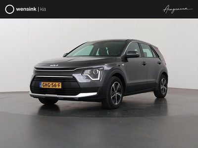 Grijs, metallic lak Gebruikt 2024 Kia Niro Comfort SUV | € 29.935 (Super prijs)