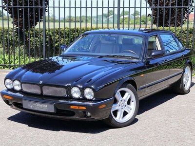 Occasion Jaguar XJR R 400 PK (294 kW) 1999 Zwart, metallic lak Sedan