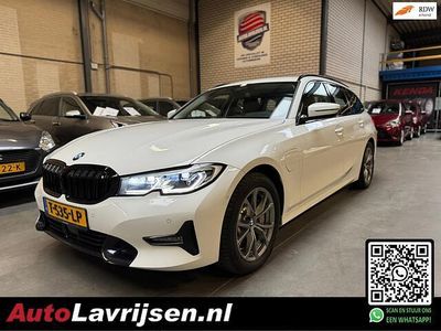 Wit Occasion 2020 BMW 330 Stationwagen | € 32.950 (Eerlijke prijs)
