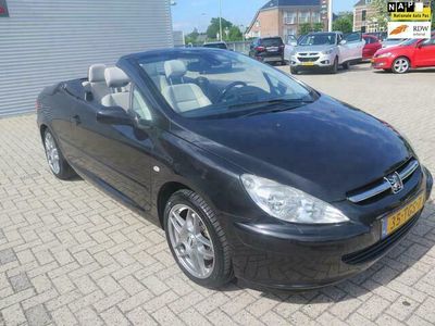 tweedehands Peugeot 307 CC 2.0-16V clima stoel-verwarming lm,velgen volleder navigatie metalic-lak