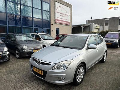 Grijs Gebruikt 2008 Hyundai i30 Style Hatchback | € 6.999 (Duur)