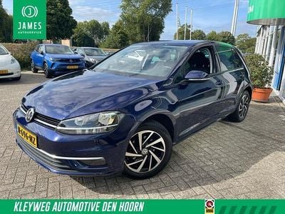 Blauw, metallic lak Gebruikt 2019 VW Golf VII Join Hatchback | € 18.450 (Goede deal)