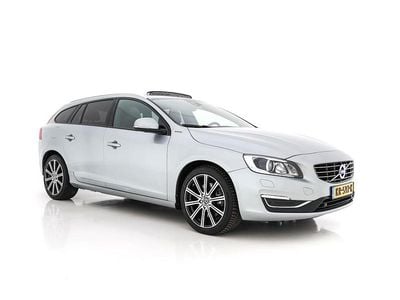 Grijs Gebruikt 2016 Volvo V60 Momentum Stationwagen | € 10.545 (Eerlijke prijs)