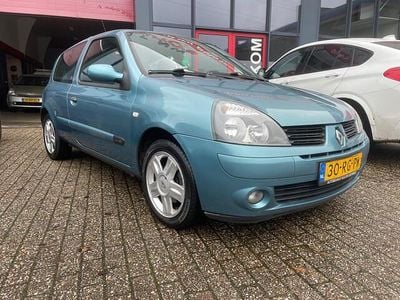 Blauw Gebruikt 2005 Renault Clio II Authentique Hatchback | € 1.395 (Eerlijke prijs)