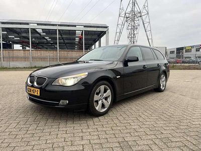 Zwart Occasion 2008 BMW 530 Stationwagen | € 9.950 (Iets duurder)