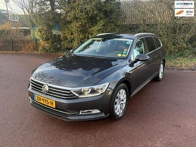 Grijs (metallic) Occasion 2018 VW Passat Highline Stationwagen | € 13.895 (Super prijs)