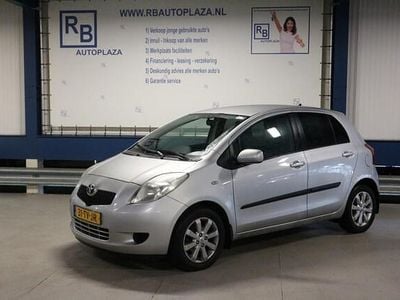 Grijs Occasion 2007 Toyota Yaris Hatchback | € 5.450 (Eerlijke prijs)