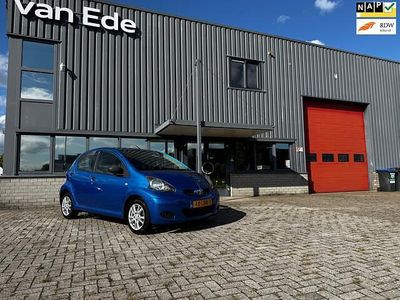 Occasion Toyota Aygo 68 PK (50 kW) 2010 Blauw Hatchback