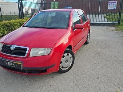 Rood Gebruikt 2002 Skoda Fabia Comfort Hatchback | € 1.799 (Eerlijke prijs)