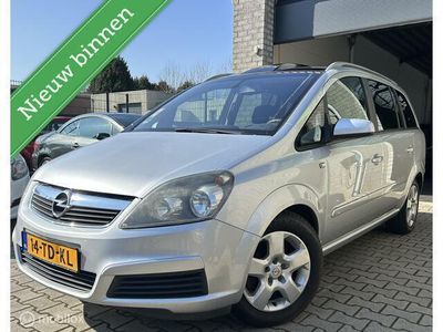 tweedehands Opel Zafira 2.2 Executive / Navi / Airco / 7P / Scchuifdak!