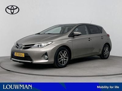 Grijs metallic Occasion 2015 Toyota Auris Limited Hatchback | € 12.695 (Eerlijke prijs)