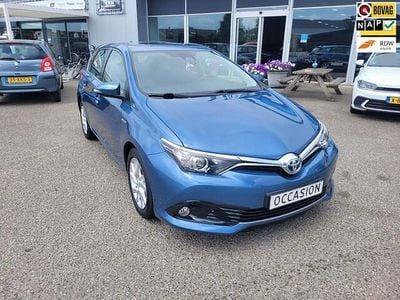 Blauw Gebruikt 2018 Toyota Auris Executive Hatchback | € 15.650 (Eerlijke prijs)