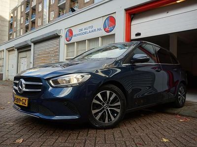 Blauw (metallic) Occasion 2020 Mercedes B180 Business MPV | € 19.940 (Eerlijke prijs)