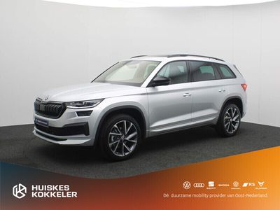 tweedehands Skoda Kodiaq Sportline Business 1.5 TSI 150pk DSG Automaat Panoramadak, Elektrische achterklep, Adaptive cruise control, Navigatie, Achteruitrijcamera, Stoelverwarming, Verwarmde voorruit, Parkeersensoren