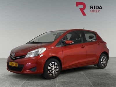 Occasion Toyota Yaris 69 PK (50 kW) 2013 Rood Hatchback