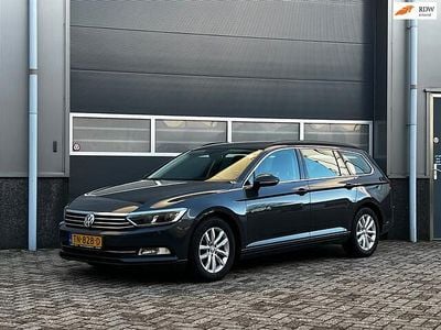 Grijs Occasion 2015 VW Passat Edition Stationwagen | € 8.450 (Duur)