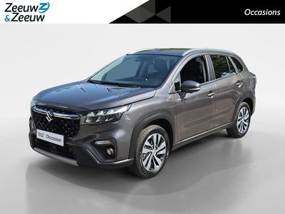 Titan dark gray pearl metallic (grijs metallic) Occasion 2024 Suzuki SX4 S-Cross Style SUV | € 29.445 (Eerlijke prijs)