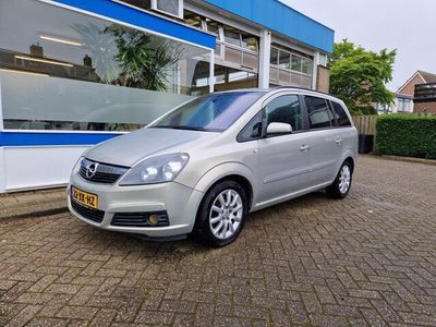 tweedehands Opel Zafira 2.2 Temptation met trekhaak en 7 p.