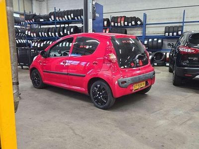 Rood Gebruikt 2006 Peugeot 107 Hatchback | € 1.650 (Eerlijke prijs)