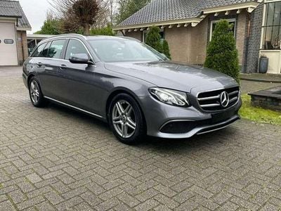 Grijs Gebruikt 2019 Mercedes E200 Avantgarde Stationwagen | € 16.200