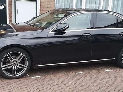 Zwart Gebruikt 2018 Mercedes E220 Premium Sedan | € 16.500 (Eerlijke prijs)