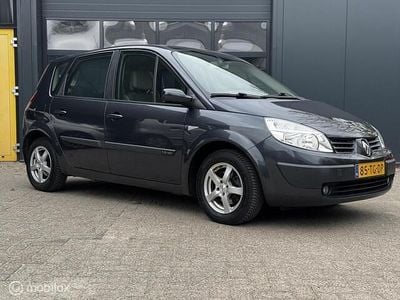 Grijs Gebruikt 2006 Renault Scénic II MPV | € 1.999 (Eerlijke prijs)